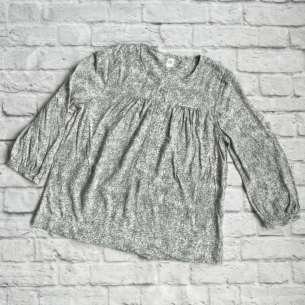 GAP Henley Grey & White Pattern 3/4 Sleeve Rayon Blouse Size Medium